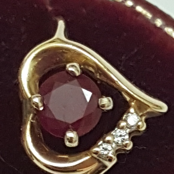 Vintage 14k gold genuine ruby& diamonds ring